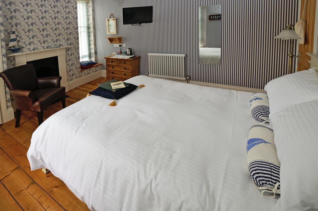 Beacon House B&B Бриксгем Екстер'єр фото